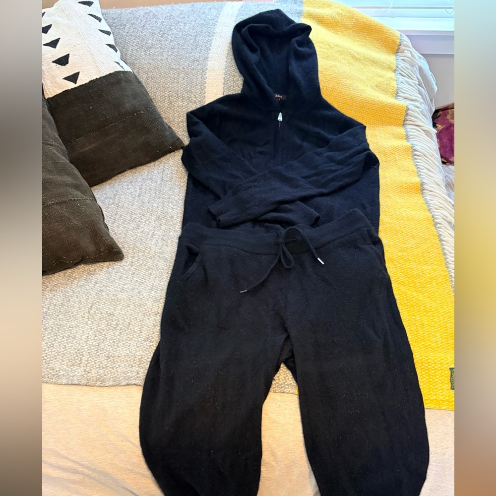 Mongolian Cashmere Sweatsuit by Quince